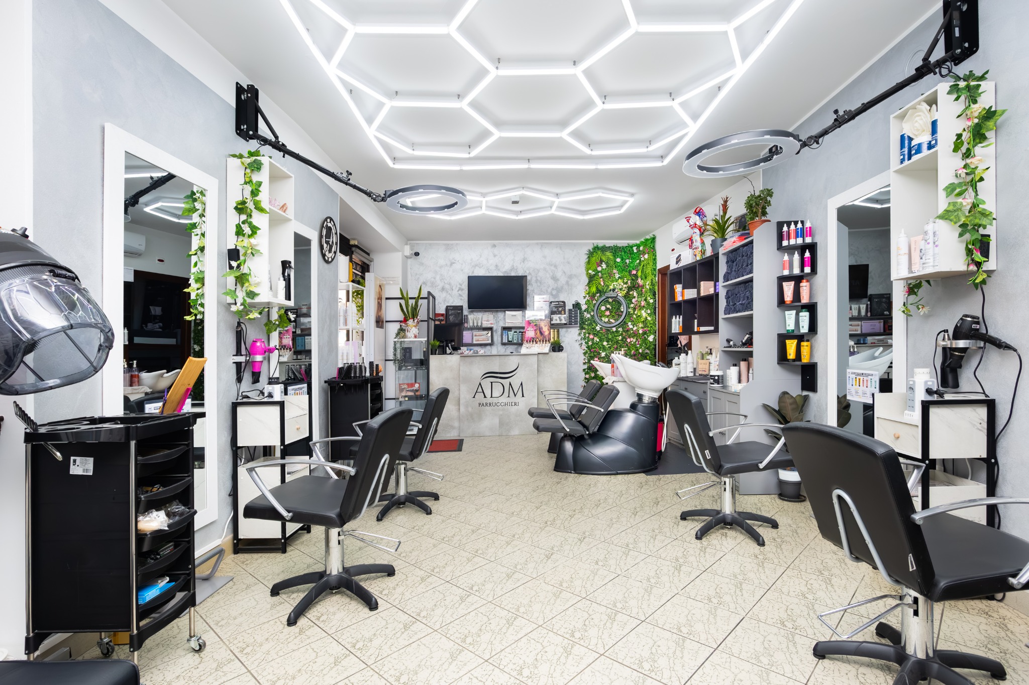 Nuova fotografia del salone ADM Parrucchieri a Melzo