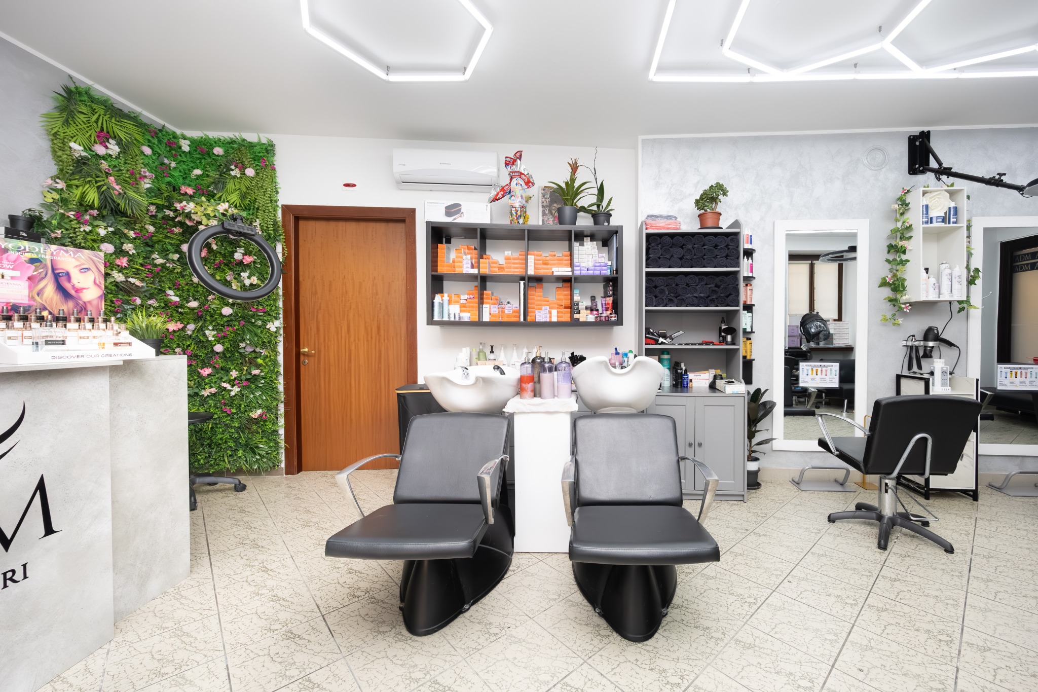 Nuova fotografia del salone ADM Parrucchieri a Melzo