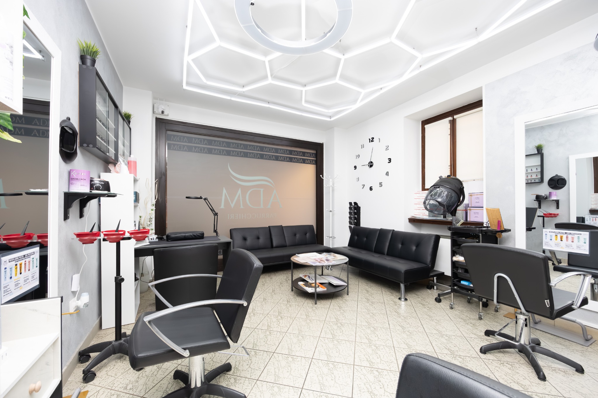 Nuova fotografia del salone ADM Parrucchieri a Melzo