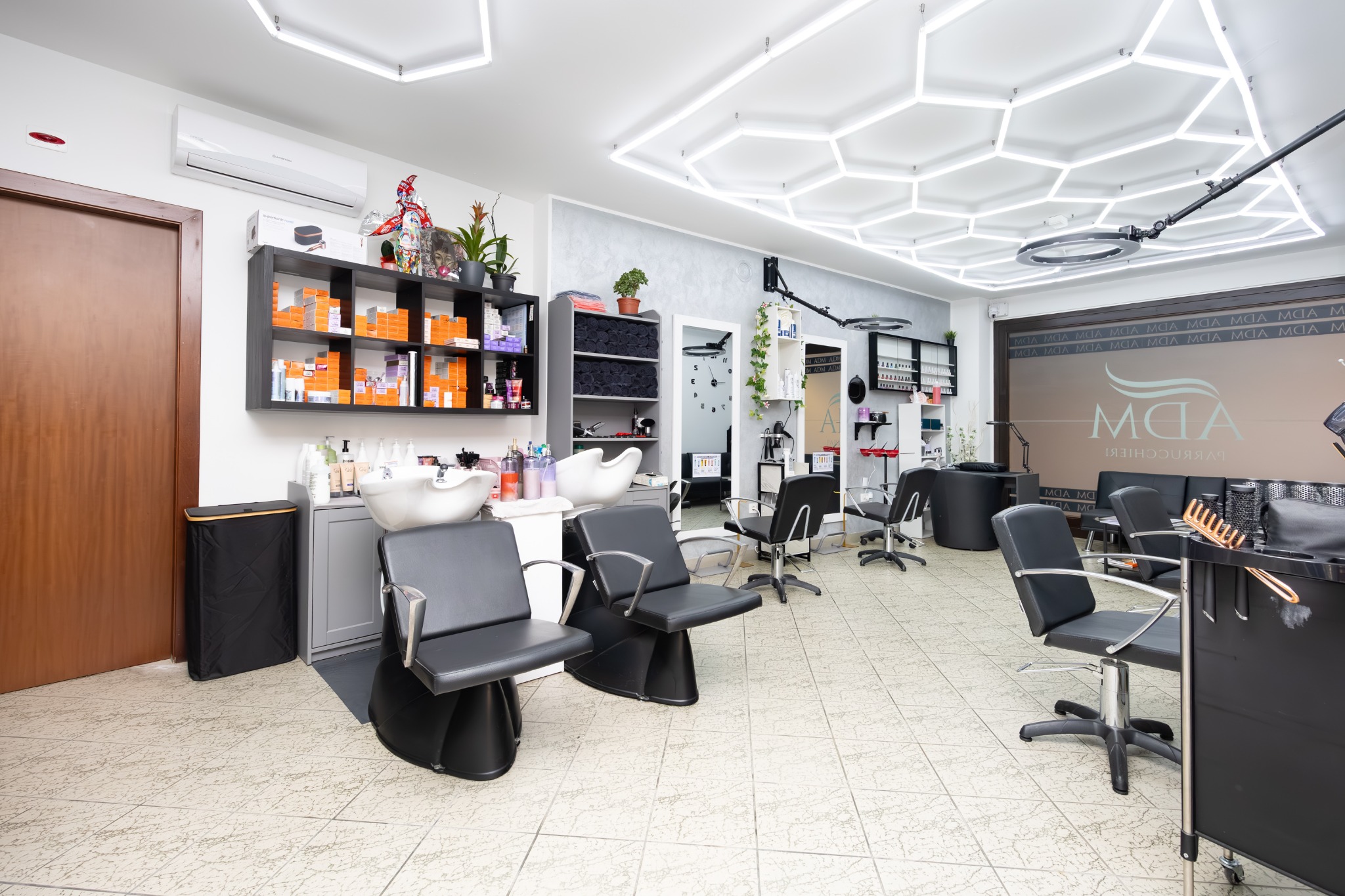 Nuova fotografia del salone ADM Parrucchieri a Melzo